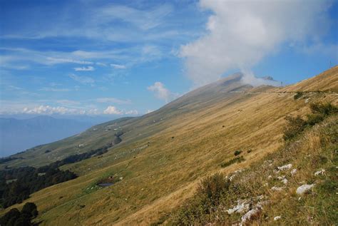 parcheggio prada alta|Fiori del Baldo (Rifugio) da Prada Alta .